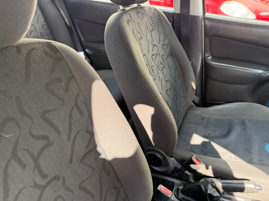 FORD Focus Hatch - Foto