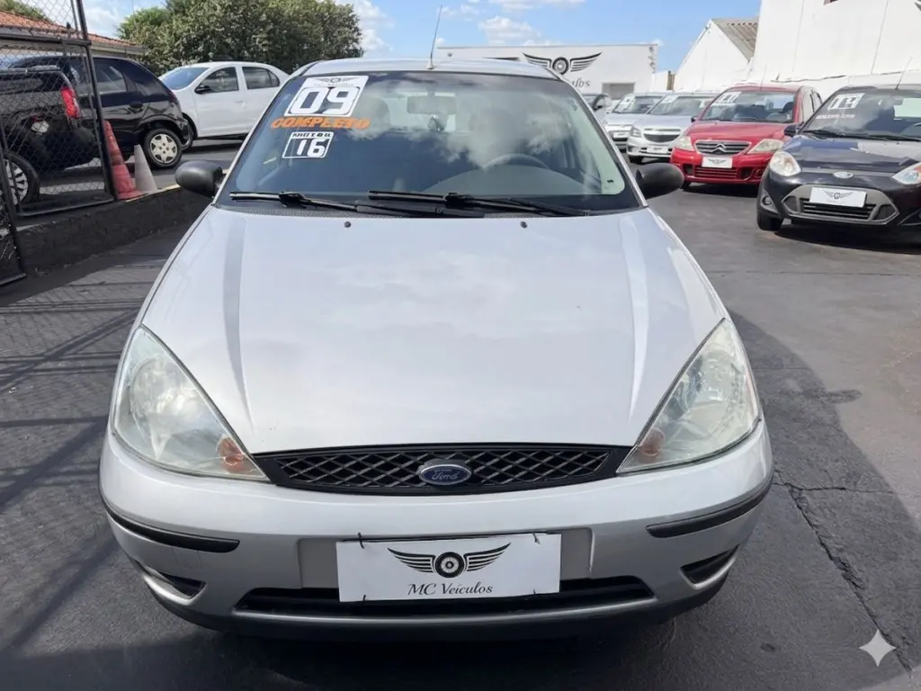 FORD Focus Hatch - Foto