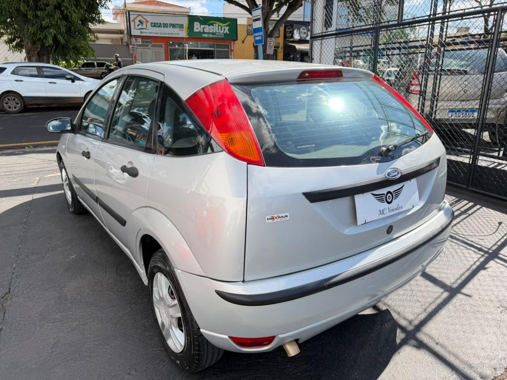 FORD Focus Hatch - Foto