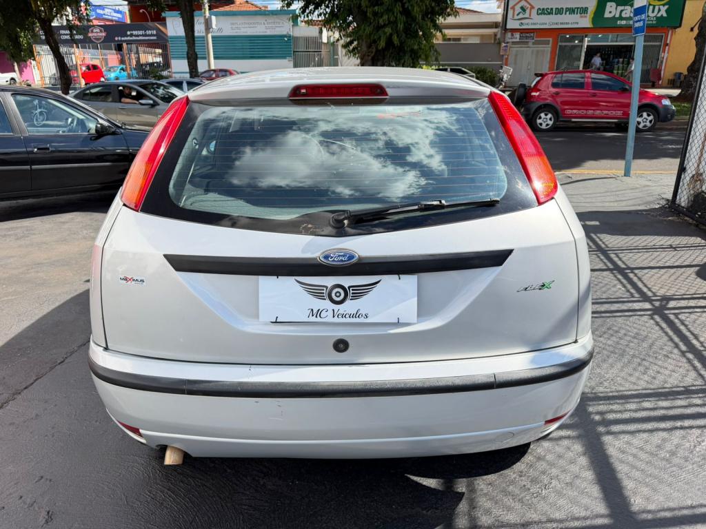 FORD Focus Hatch - Foto