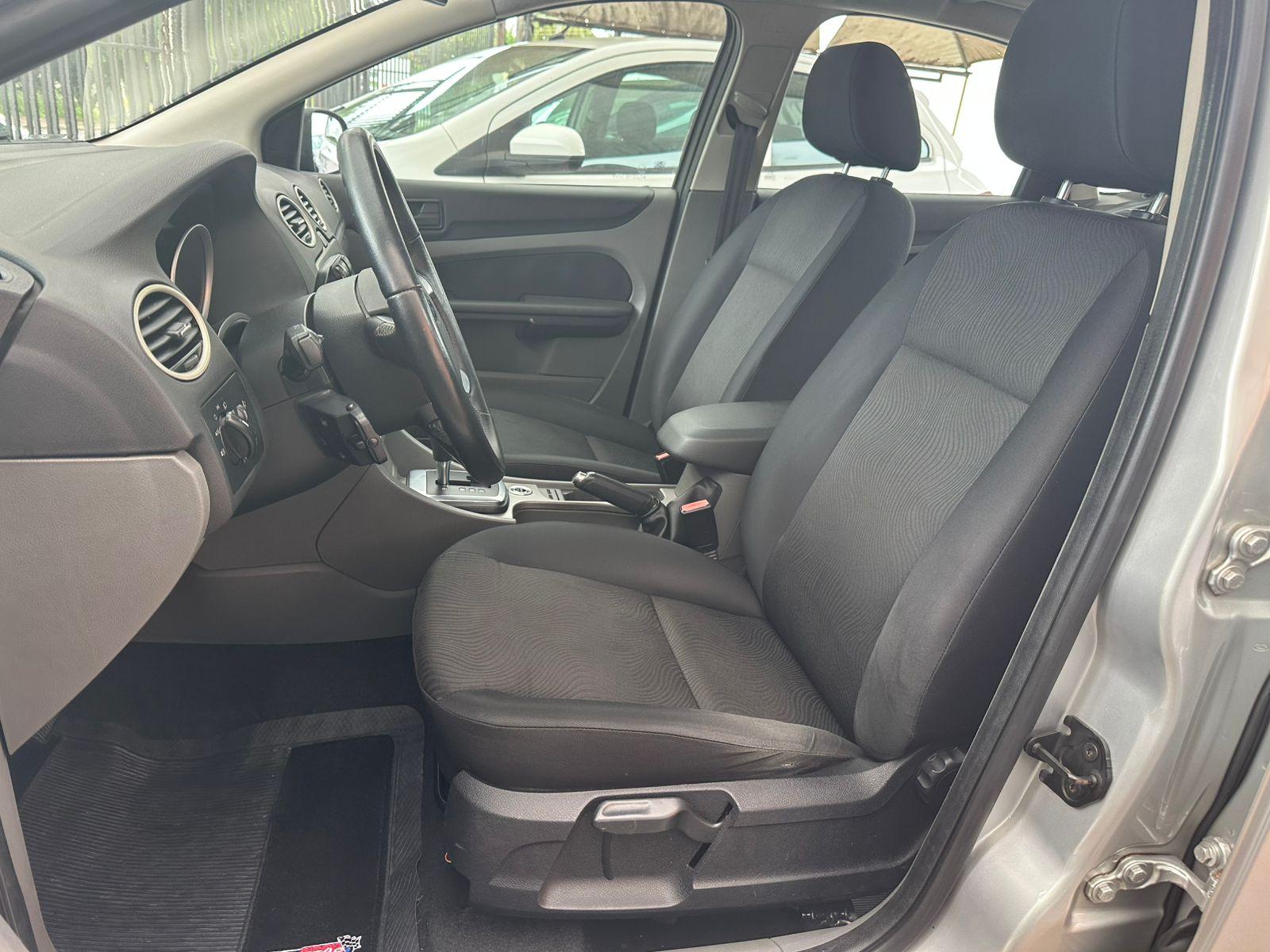 FORD Focus Sedan - Foto