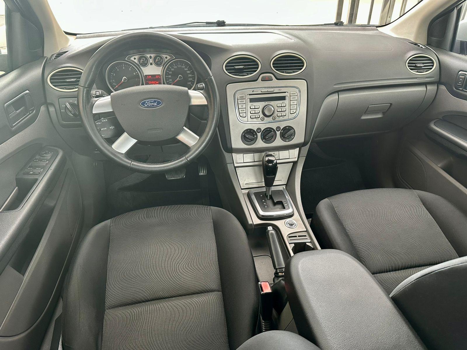 FORD Focus Sedan - Foto