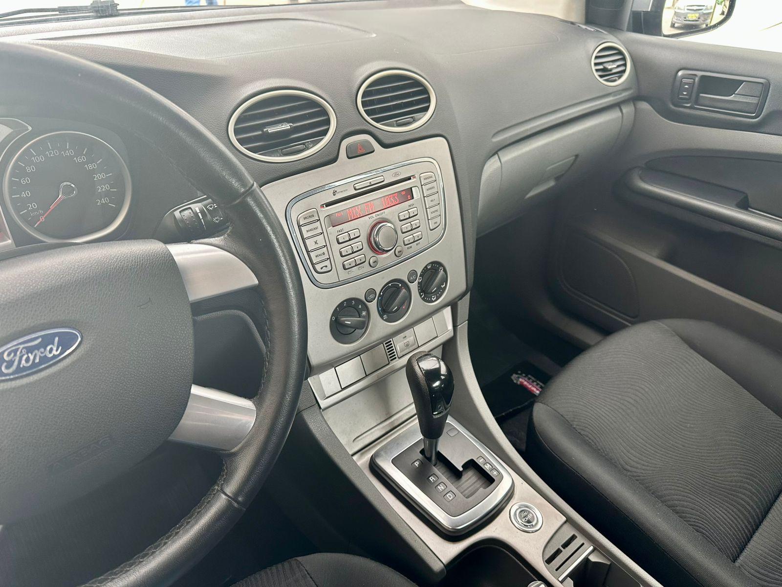 FORD Focus Sedan - Foto