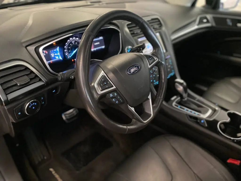 FORD Fusion - Foto