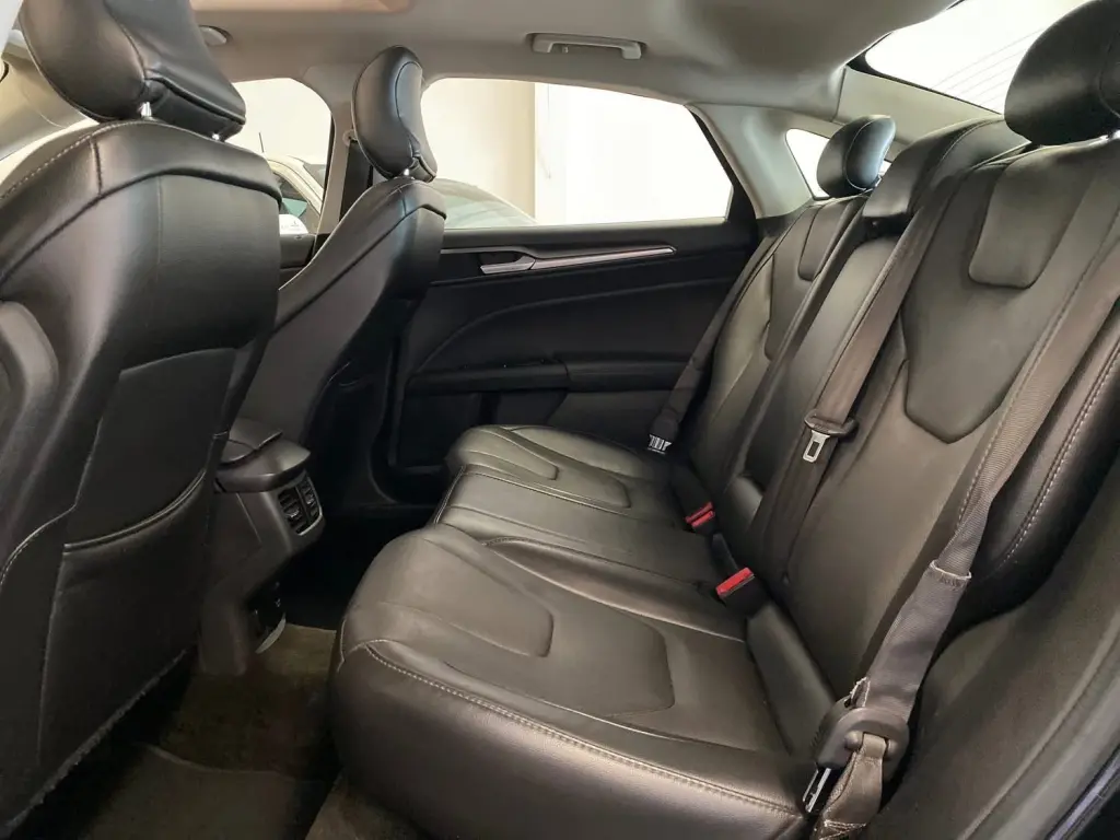 FORD Fusion - Foto
