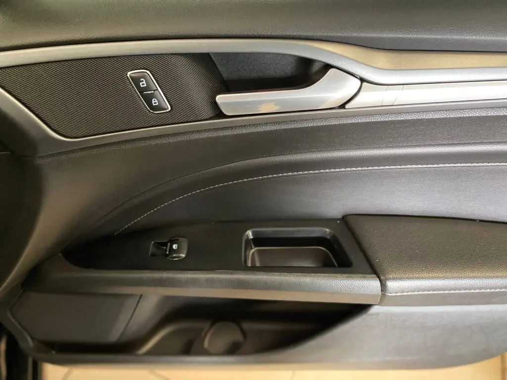 FORD Fusion - Foto