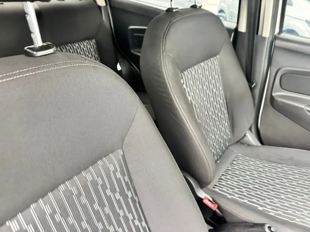 FORD Ka + Sedan - Foto