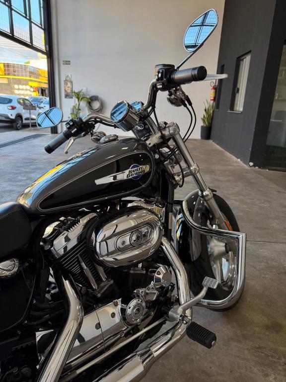 HARLEY DAVIDSON Sportster XL 1200 Custom - Foto