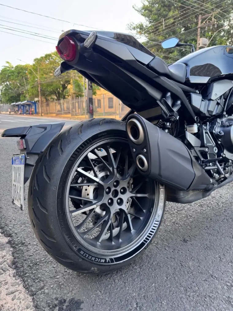 HONDA CB 1000 R - Foto