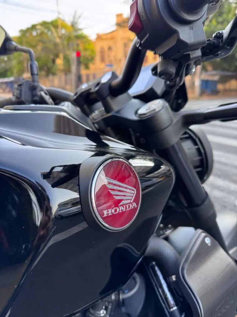 HONDA CB 1000 R - Foto