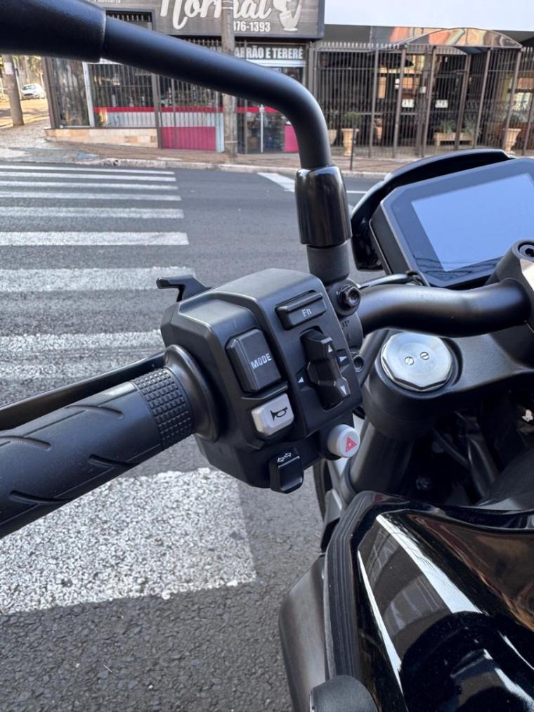 HONDA CB 1000 R - Foto