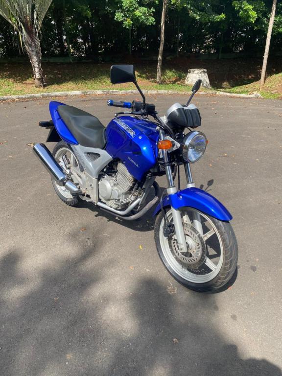 HONDA CB 250 F Twister