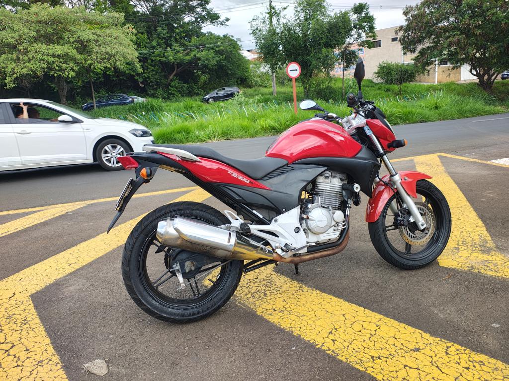 HONDA CB 300 R - Foto