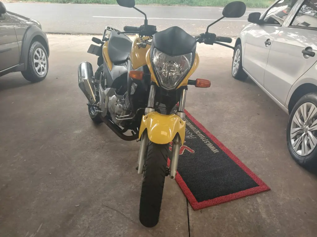 HONDA CB 300 R - Foto