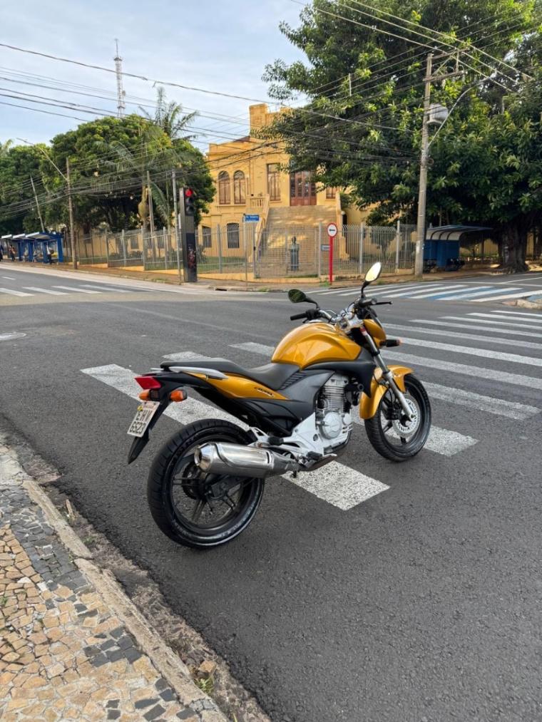 HONDA CB 300 R - Foto
