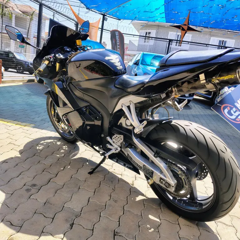 HONDA CBR 600 RR - Foto