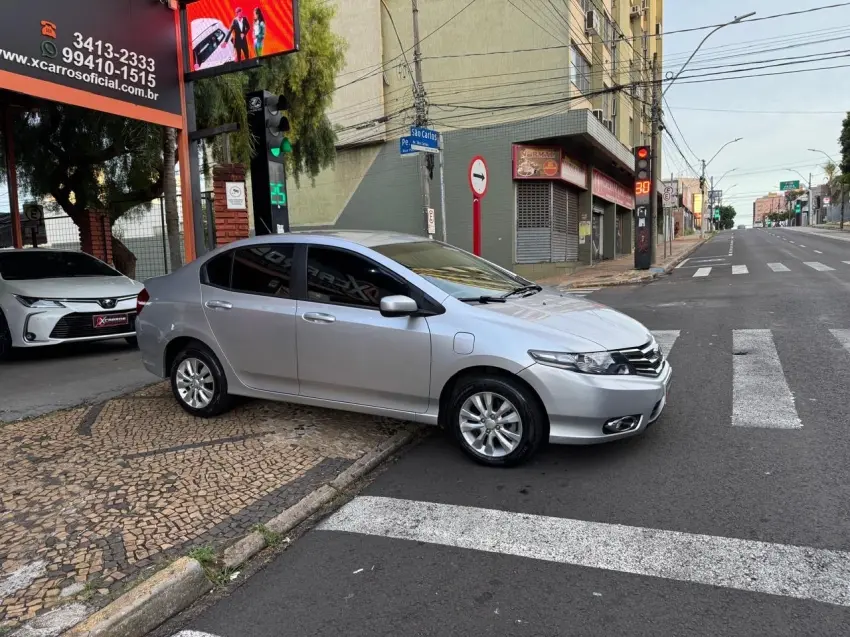 HONDA City Sedan - Foto