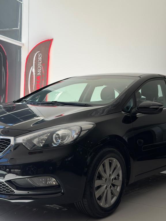 KIA Cerato Sedan - Foto