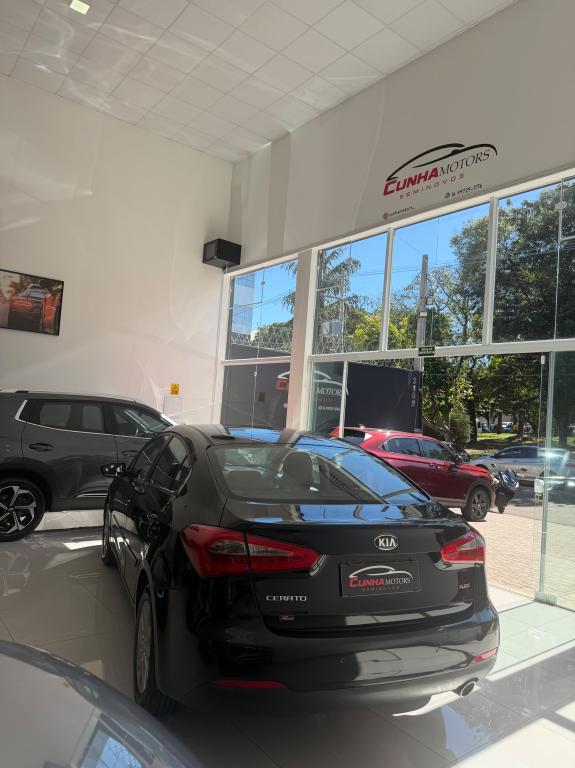 KIA Cerato Sedan - Foto