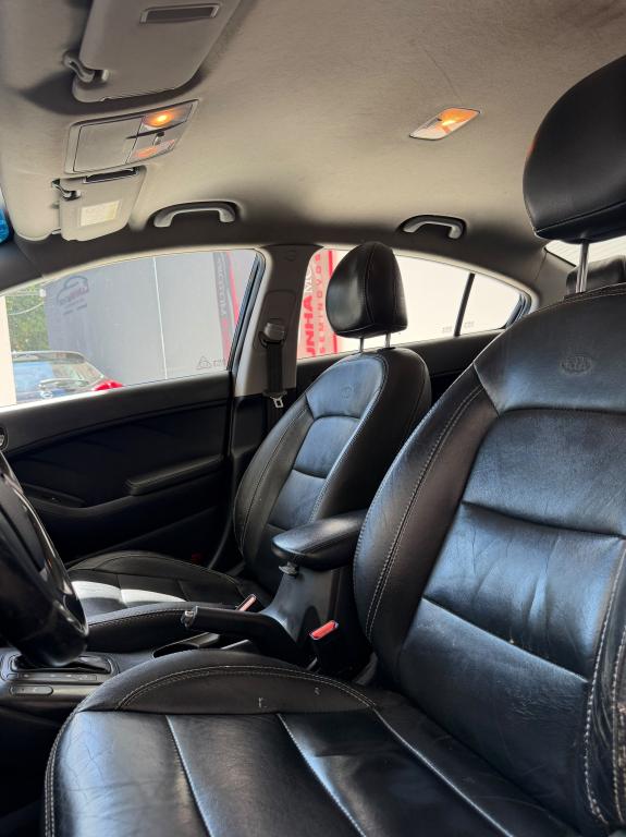 KIA Cerato Sedan - Foto
