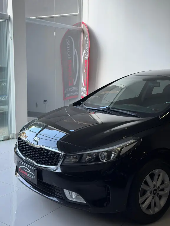 KIA Cerato Sedan - Foto