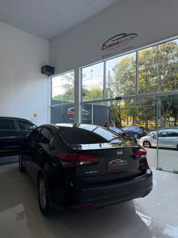 KIA Cerato Sedan - Foto