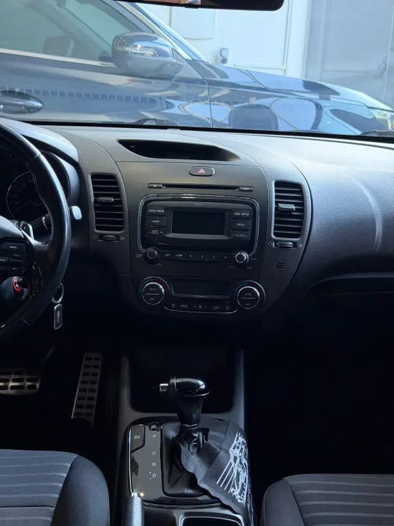 KIA Cerato Sedan - Foto