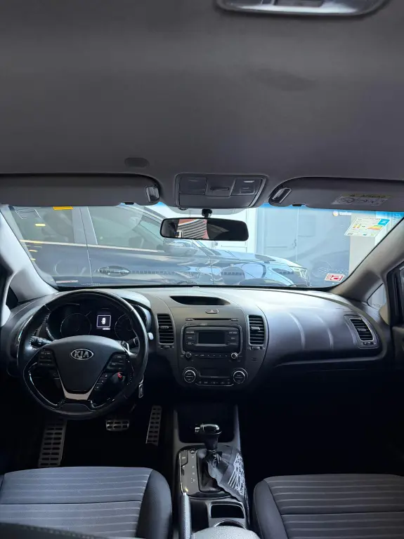 KIA Cerato Sedan - Foto