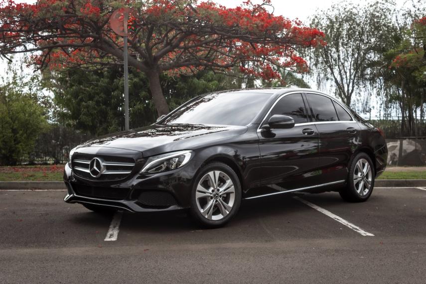 MERCEDES-BENZ C 180 - Miniatura