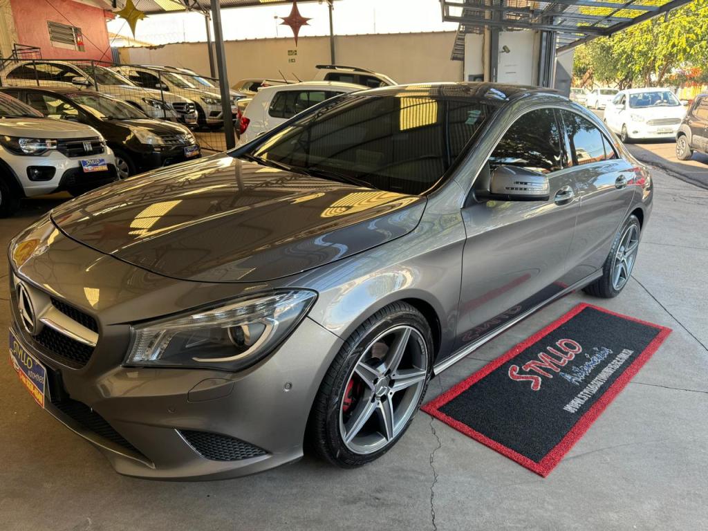 MERCEDES-BENZ CLA 200