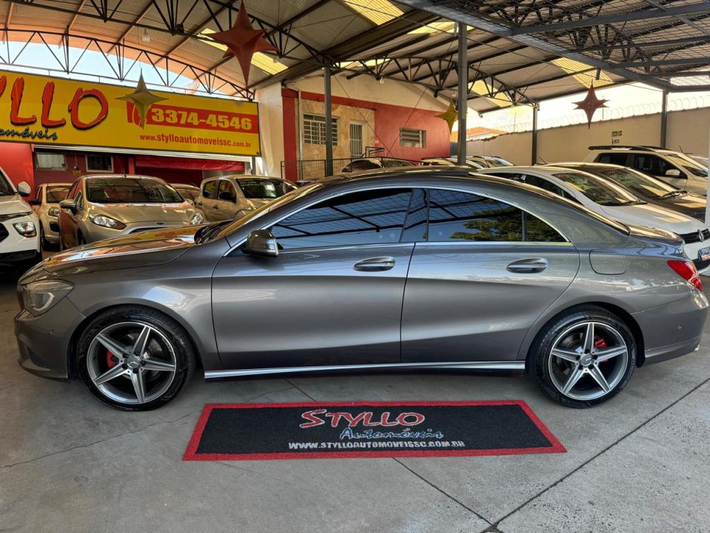 MERCEDES-BENZ CLA 200 - Foto