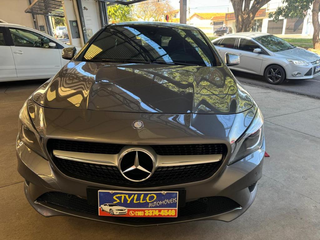 MERCEDES-BENZ CLA 200 - Foto