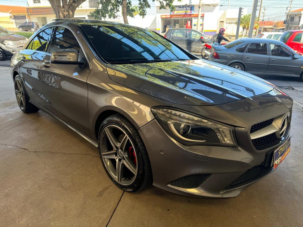 MERCEDES-BENZ CLA 200 - Foto