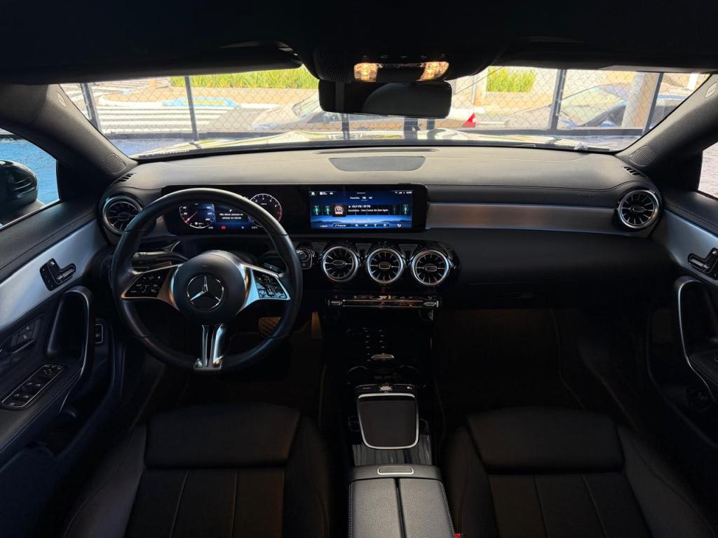 MERCEDES-BENZ CLA 200 - Foto