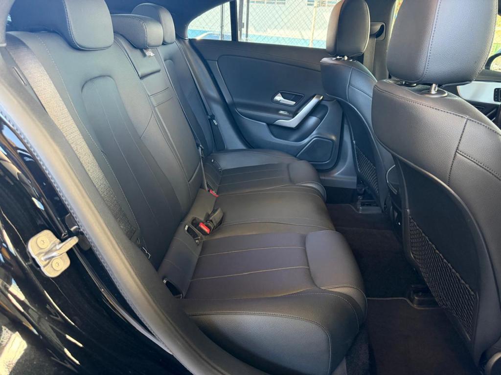 MERCEDES-BENZ CLA 200 - Foto