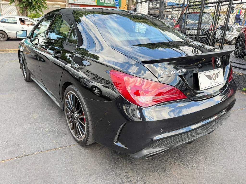 MERCEDES-BENZ CLA 45 AMG - Foto