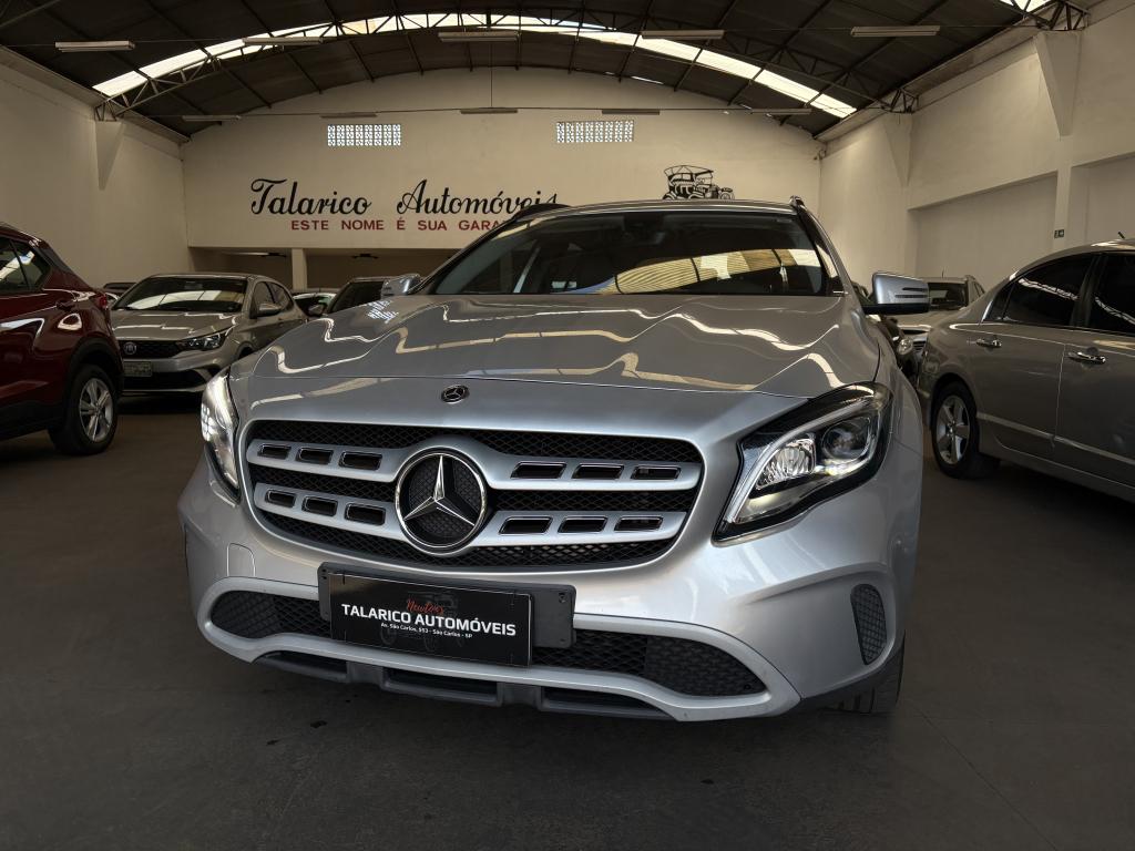 MERCEDES-BENZ GLA 200