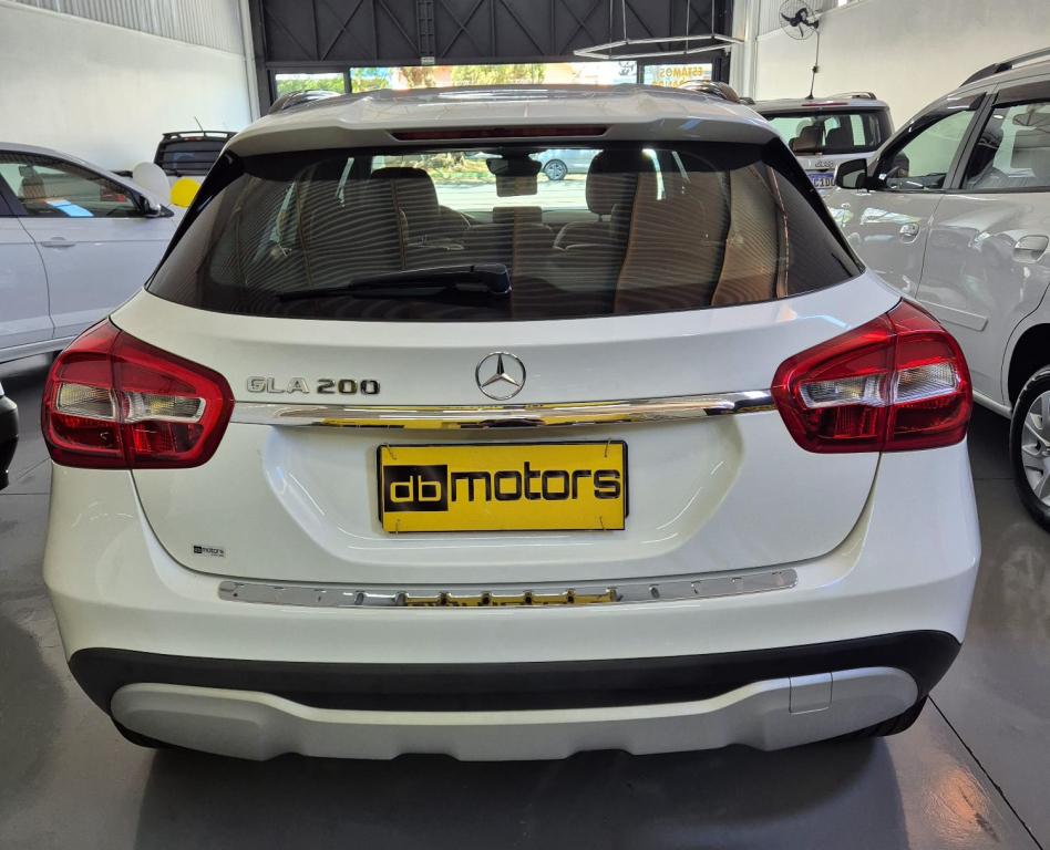 MERCEDES-BENZ GLA 200 - Foto