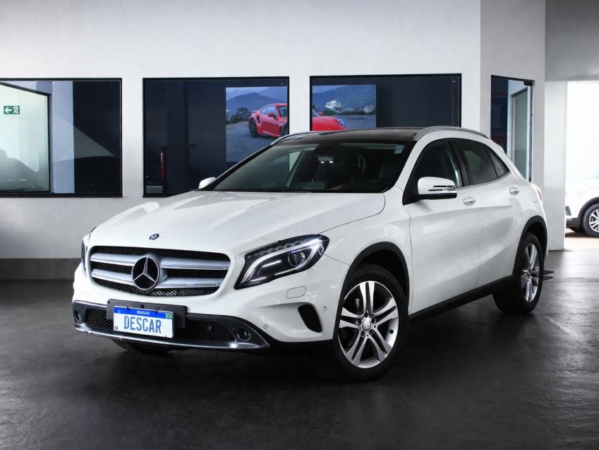 MERCEDES-BENZ GLA 200 - Foto