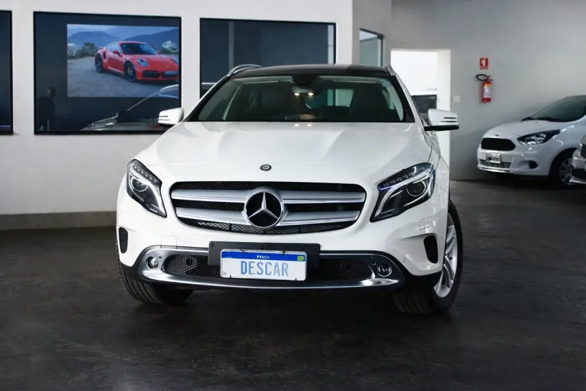 MERCEDES-BENZ GLA 200 - Foto