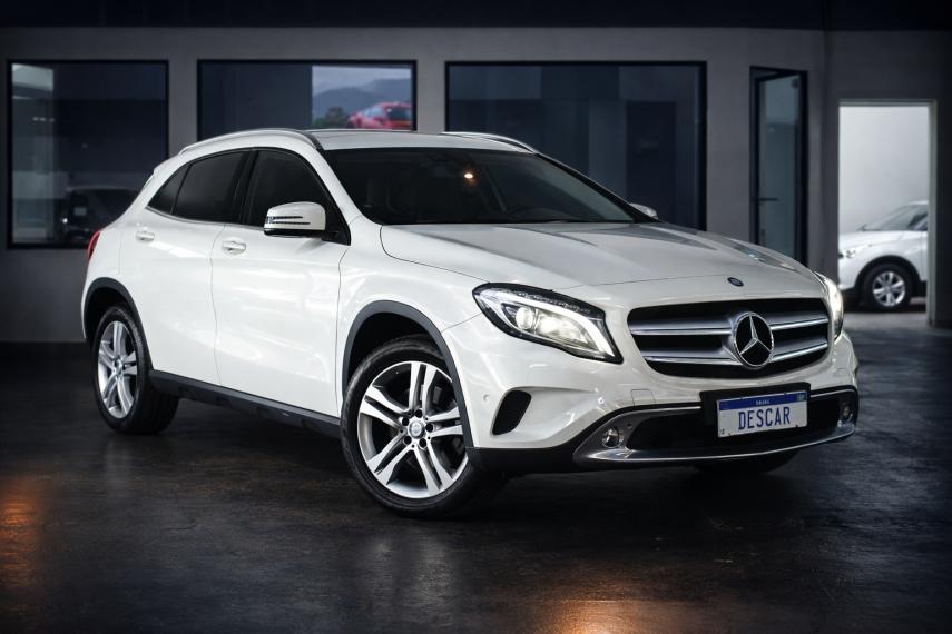 MERCEDES-BENZ GLA 200 - Foto