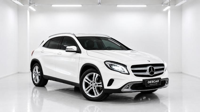 MERCEDES-BENZ GLA 200