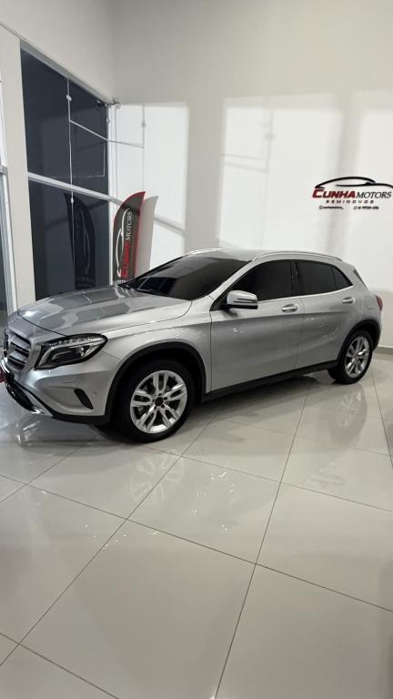 MERCEDES-BENZ GLA 200 - Foto