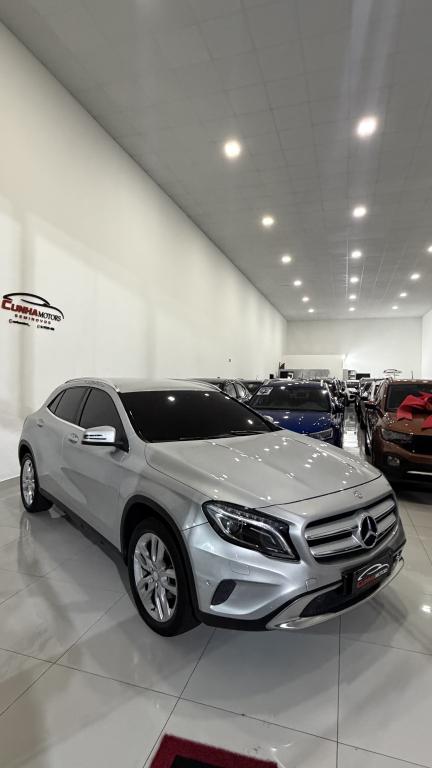 MERCEDES-BENZ GLA 200 - Foto