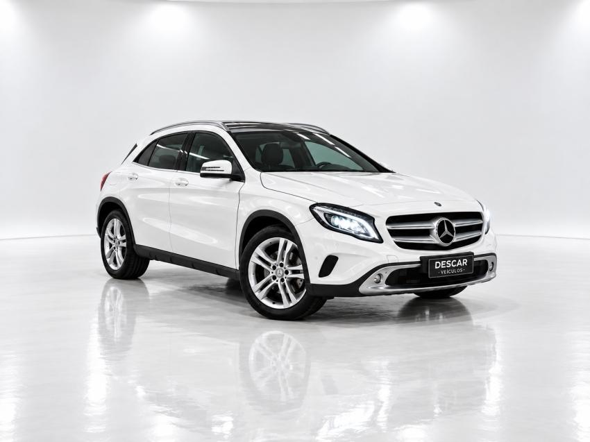MERCEDES-BENZ GLA 200 - Foto