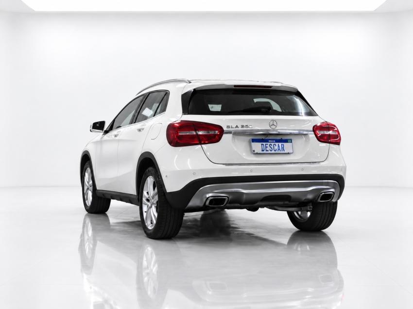 MERCEDES-BENZ GLA 200 - Foto