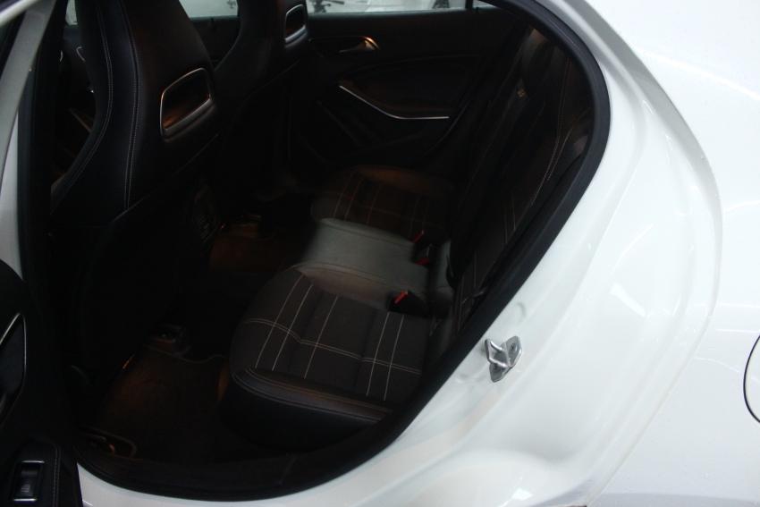 MERCEDES-BENZ GLA 200 - Foto