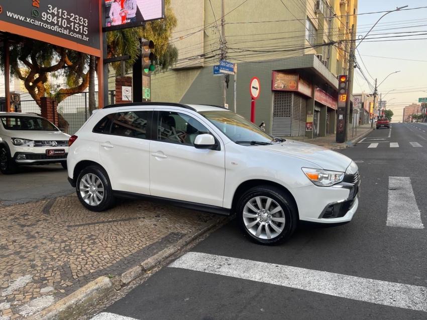MITSUBISHI ASX - Foto
