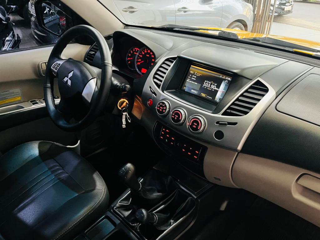 MITSUBISHI L 200 Savana - Foto