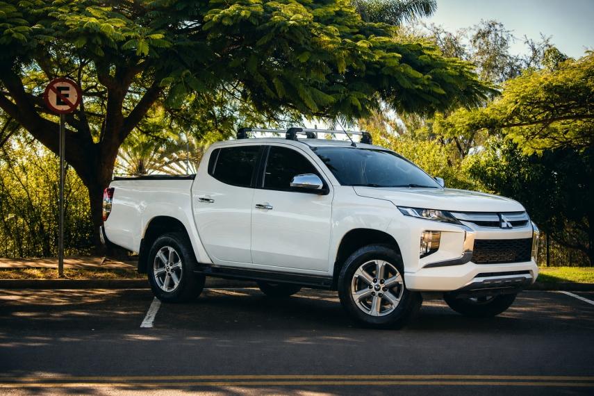 MITSUBISHI L 200 Triton - Foto